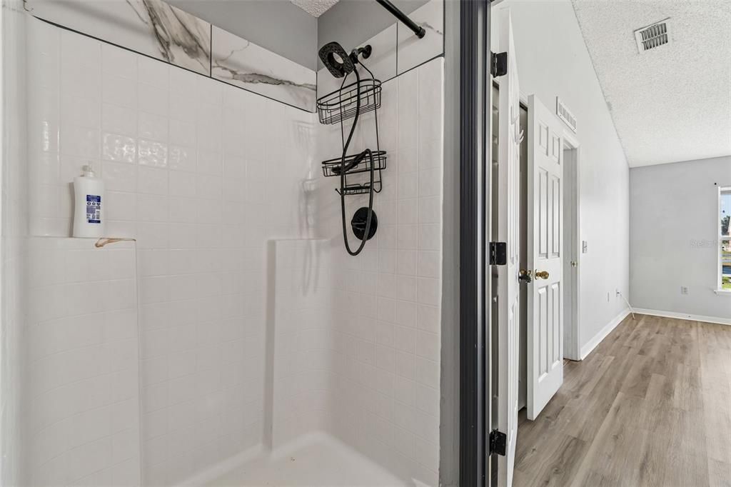 En Renta: $2,450 (4 camas, 2 baños, 1750 Pies cuadrados)