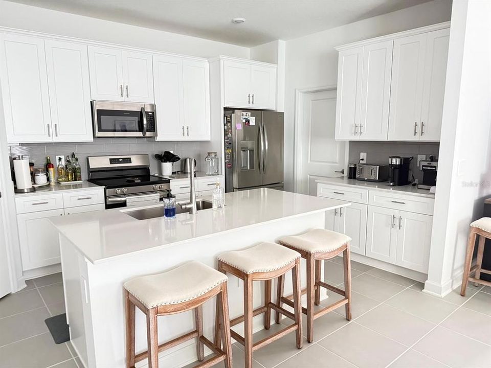 En Venta: $495,000 (4 camas, 3 baños, 2539 Pies cuadrados)