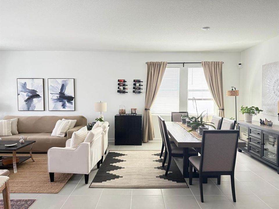 En Venta: $495,000 (4 camas, 3 baños, 2539 Pies cuadrados)