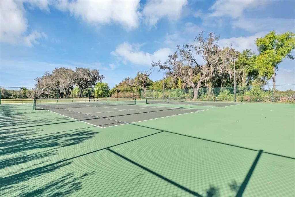 En Venta: $495,000 (4 camas, 3 baños, 2539 Pies cuadrados)