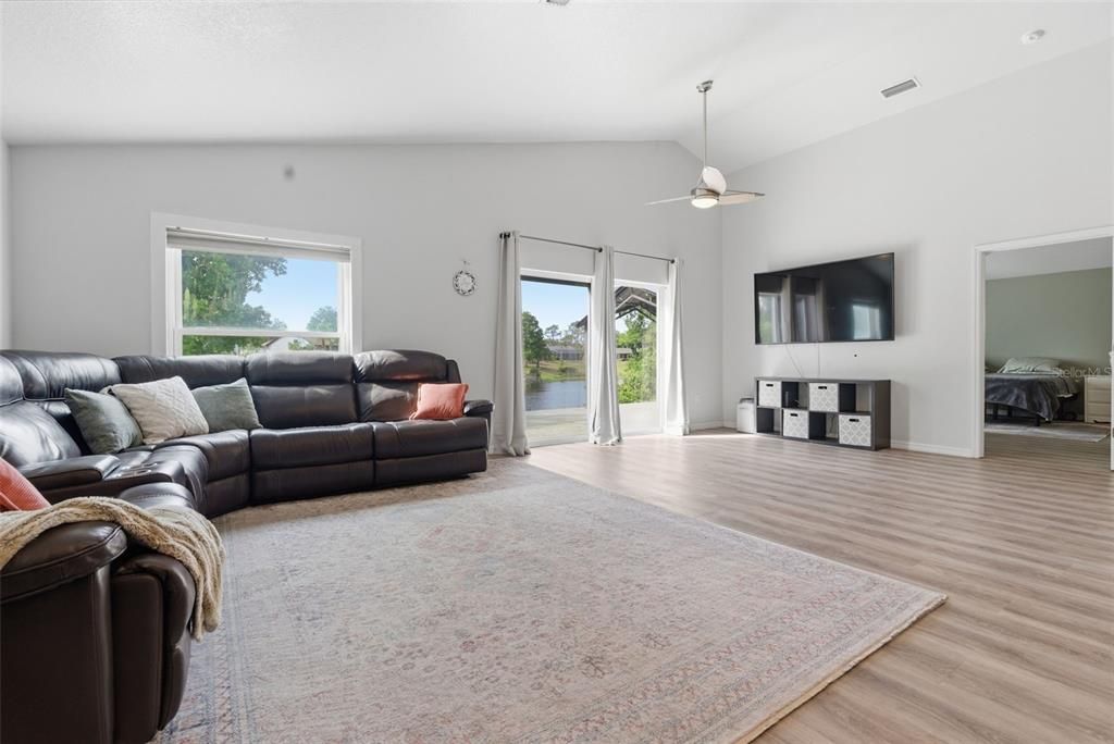 For Sale: $449,900 (3 beds, 2 baths, 1730 Square Feet)