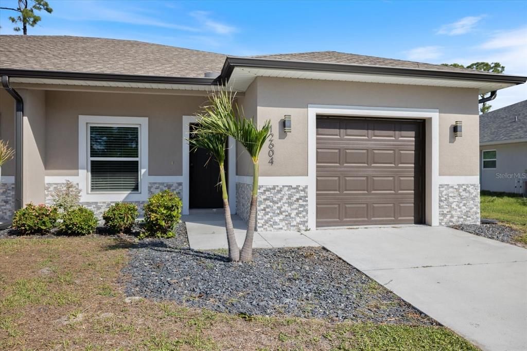 Active With Contract: $489,900 (6 beds, 0 baths, 2383 Square Feet)