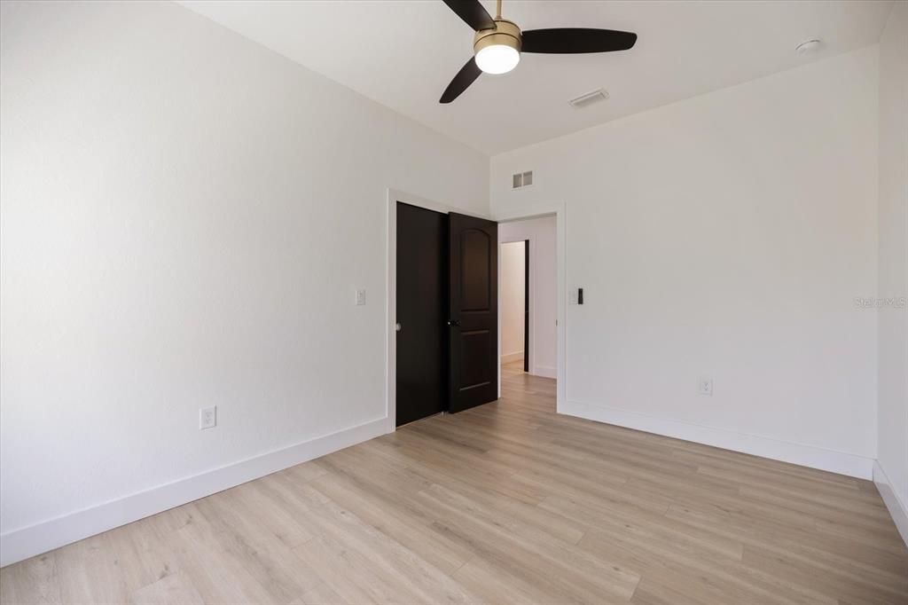 Active With Contract: $489,900 (6 beds, 0 baths, 2383 Square Feet)
