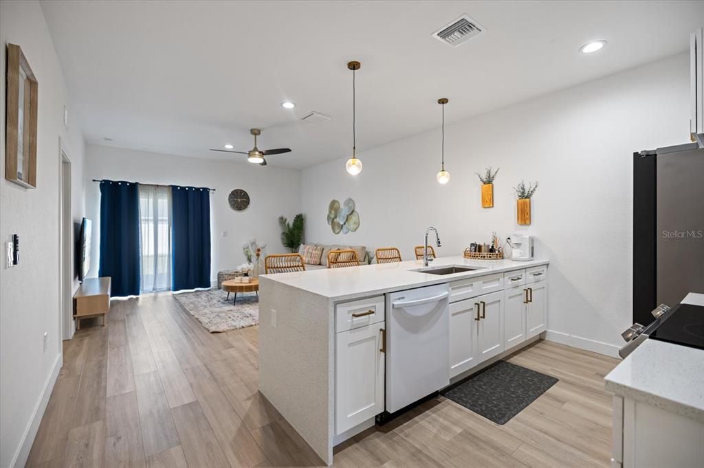 Active With Contract: $489,900 (6 beds, 0 baths, 2383 Square Feet)