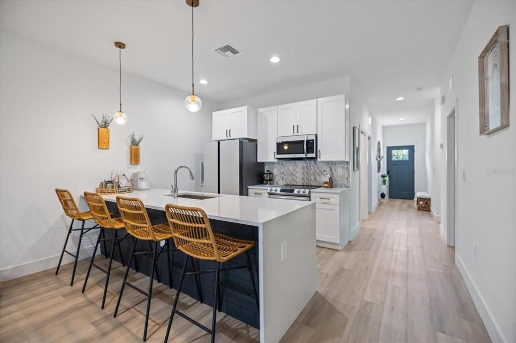 Active With Contract: $489,900 (6 beds, 0 baths, 2383 Square Feet)