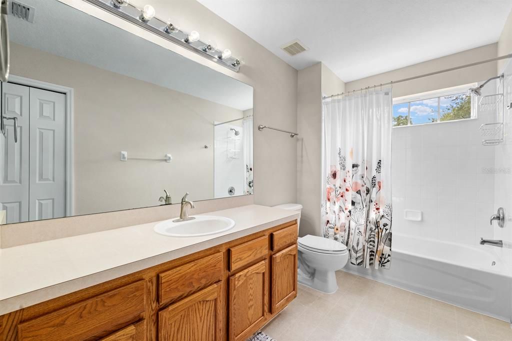 Active With Contract: $269,900 (2 beds, 2 baths, 1657 Square Feet)