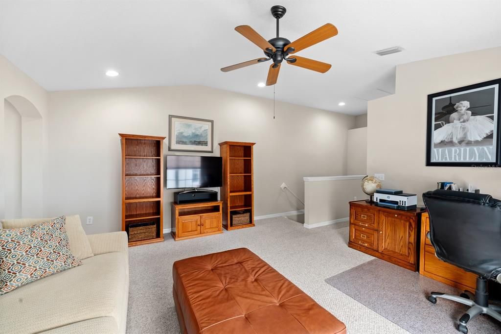 Active With Contract: $269,900 (2 beds, 2 baths, 1657 Square Feet)
