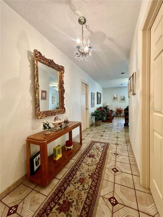 Activo con contrato: $389,900 (2 camas, 2 baños, 1884 Pies cuadrados)