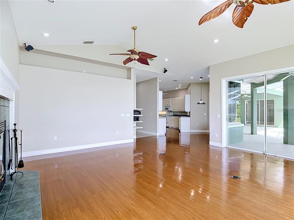 For Sale: $740,000 (4 beds, 3 baths, 3065 Square Feet)