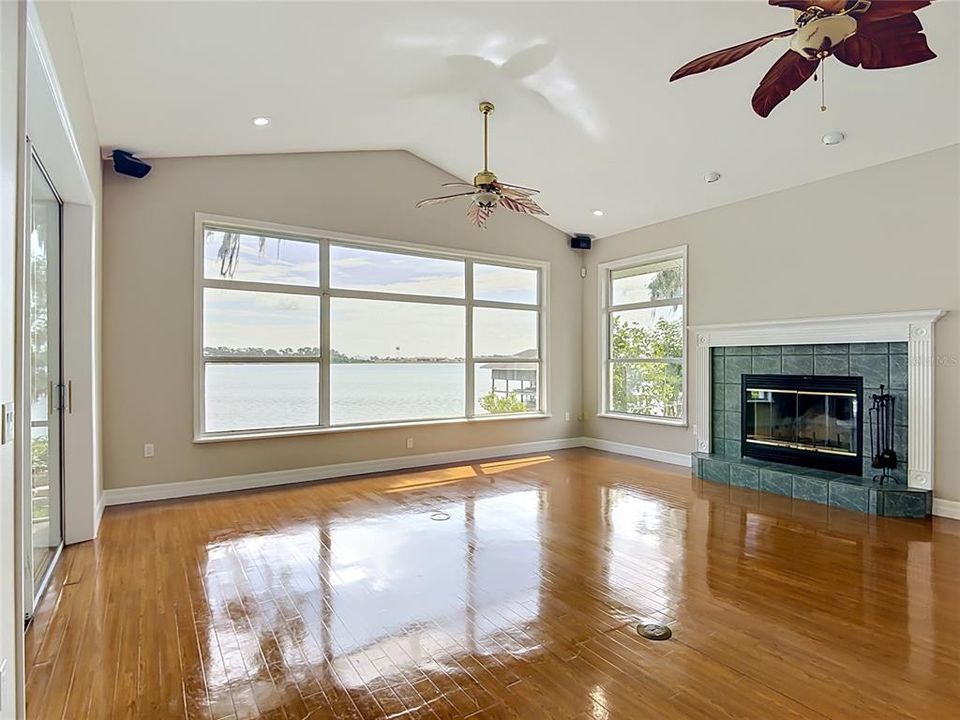 For Sale: $740,000 (4 beds, 3 baths, 3065 Square Feet)