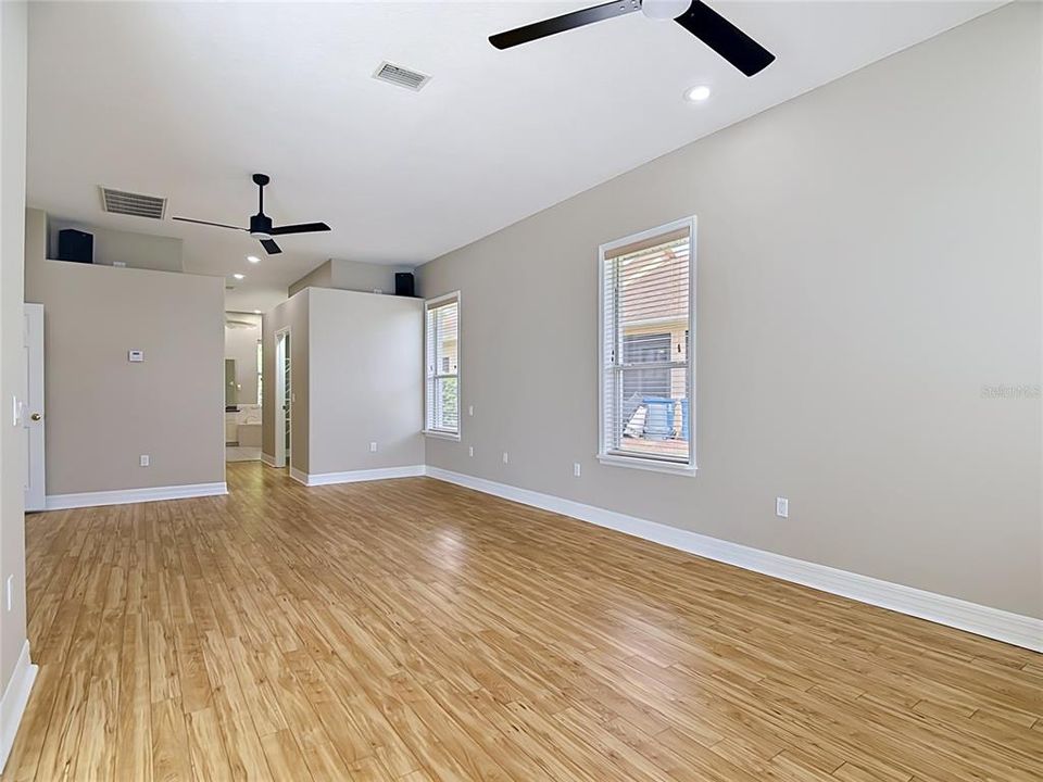 For Sale: $740,000 (4 beds, 3 baths, 3065 Square Feet)