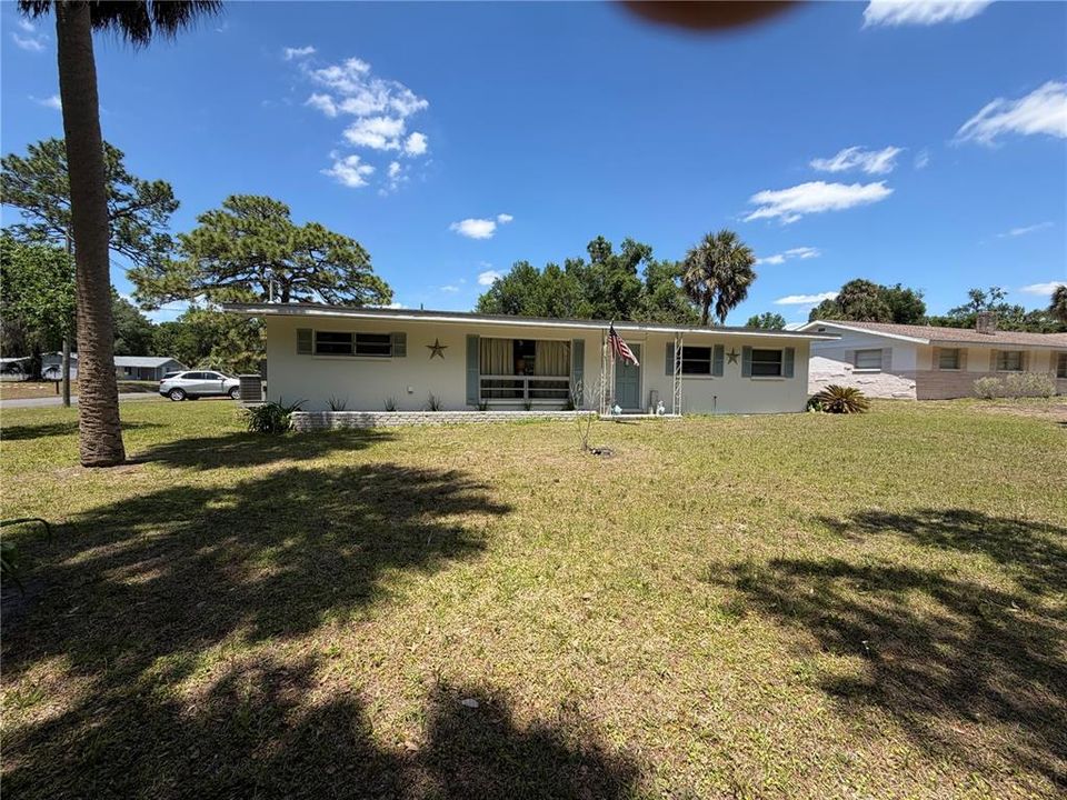 Active With Contract: $199,900 (3 beds, 1 baths, 1036 Square Feet)