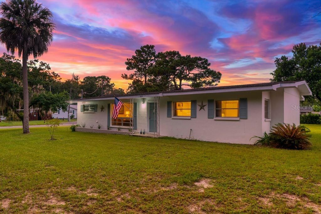 Active With Contract: $199,900 (3 beds, 1 baths, 1036 Square Feet)