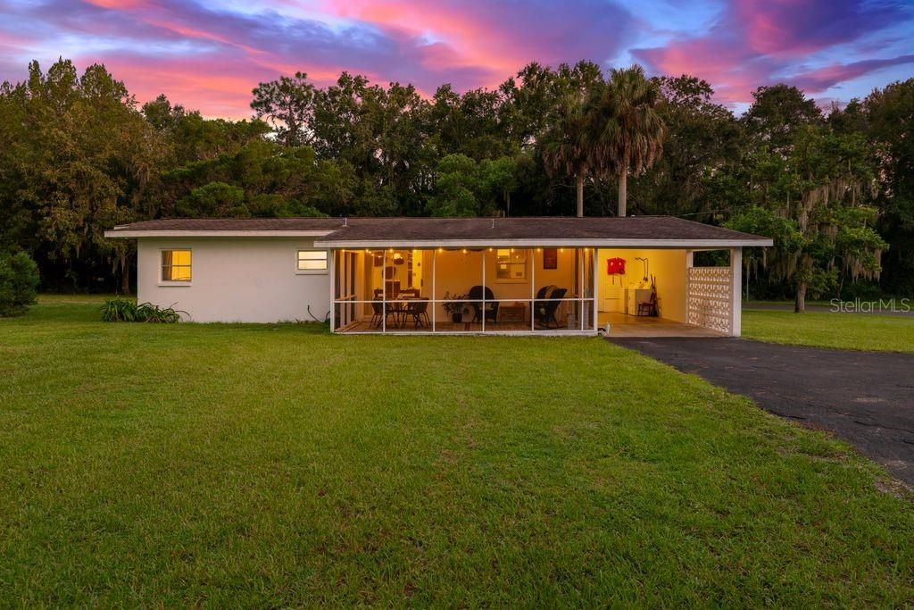 Active With Contract: $199,900 (3 beds, 1 baths, 1036 Square Feet)