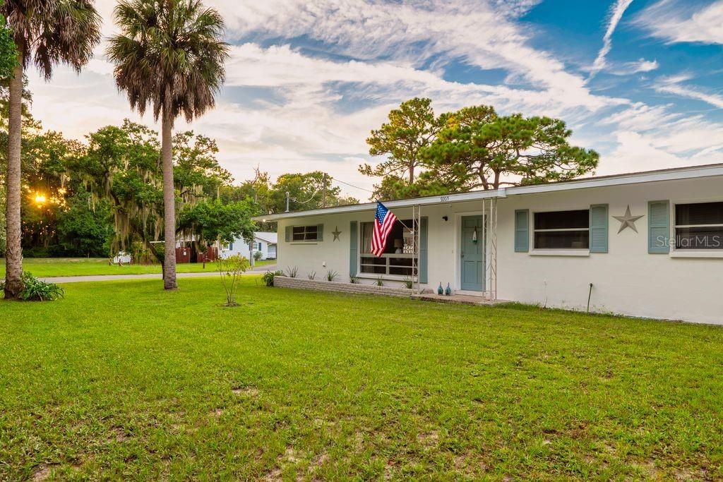 Active With Contract: $199,900 (3 beds, 1 baths, 1036 Square Feet)