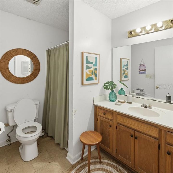 For Sale: $193,000 (3 beds, 2 baths, 982 Square Feet)