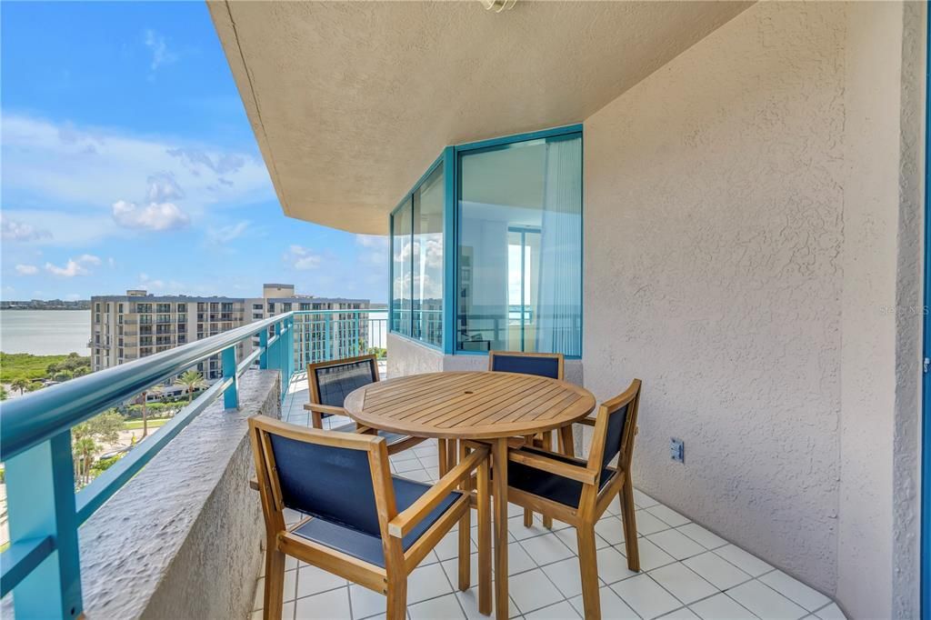 В аренду: $5,400 (2 спален, 2 ванн, 1450 Квадратных фут)