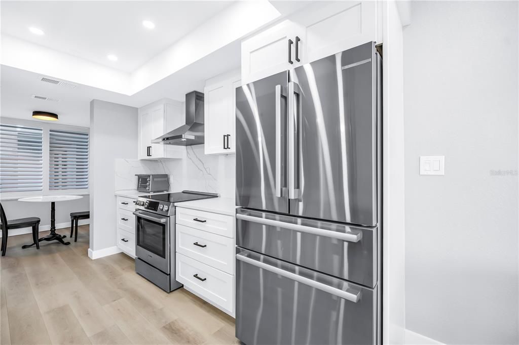 В аренду: $5,400 (2 спален, 2 ванн, 1450 Квадратных фут)