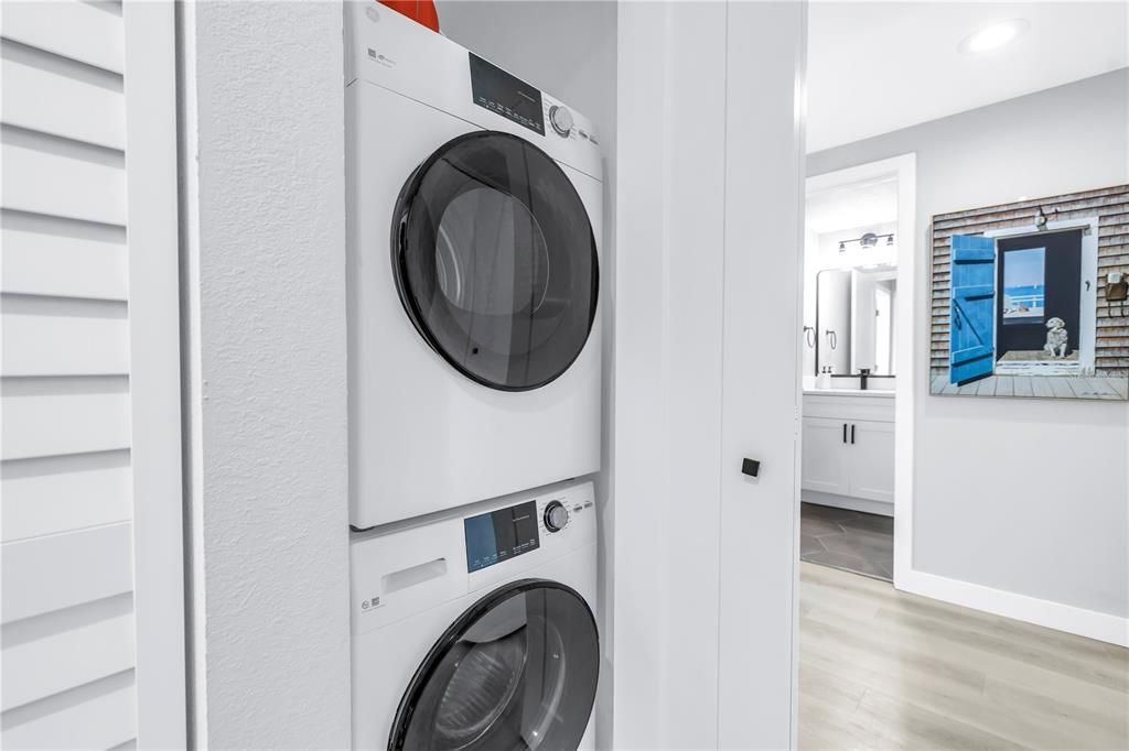 В аренду: $5,400 (2 спален, 2 ванн, 1450 Квадратных фут)
