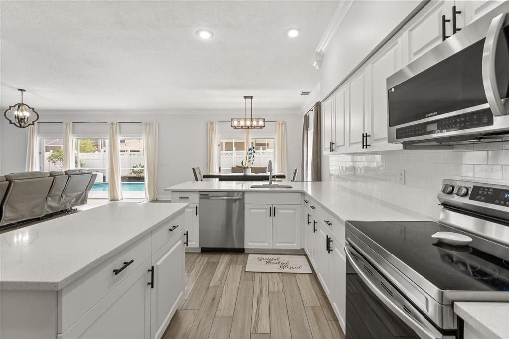 For Sale: $749,900 (6 beds, 4 baths, 3916 Square Feet)