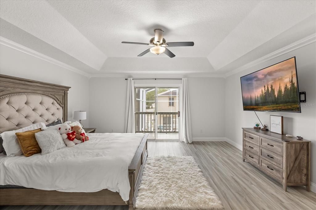 For Sale: $749,900 (6 beds, 4 baths, 3916 Square Feet)