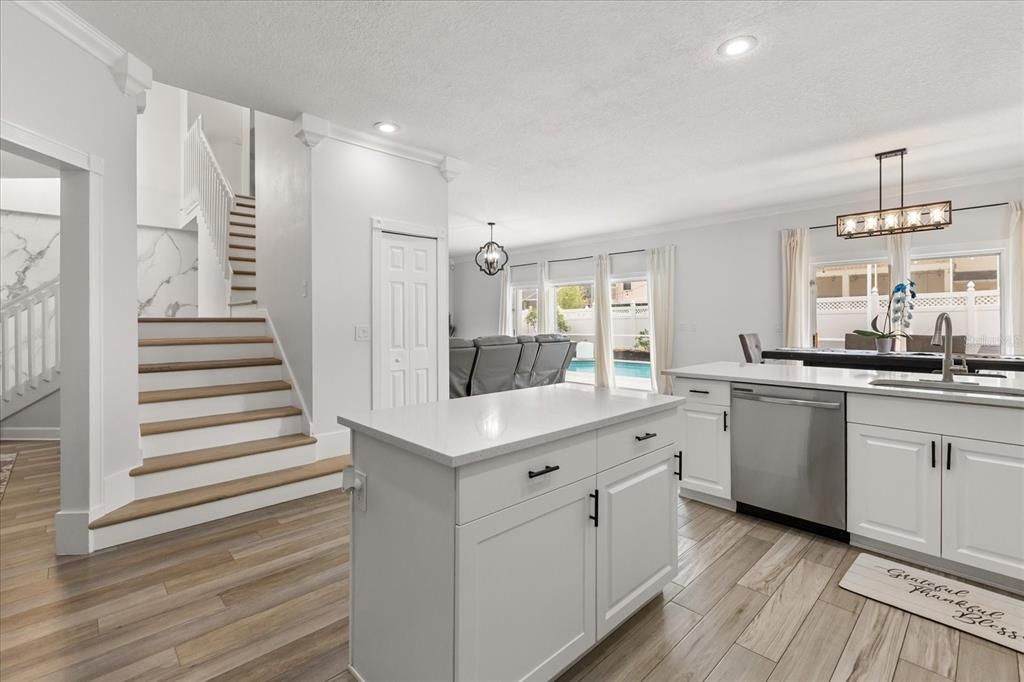 For Sale: $749,900 (6 beds, 4 baths, 3916 Square Feet)