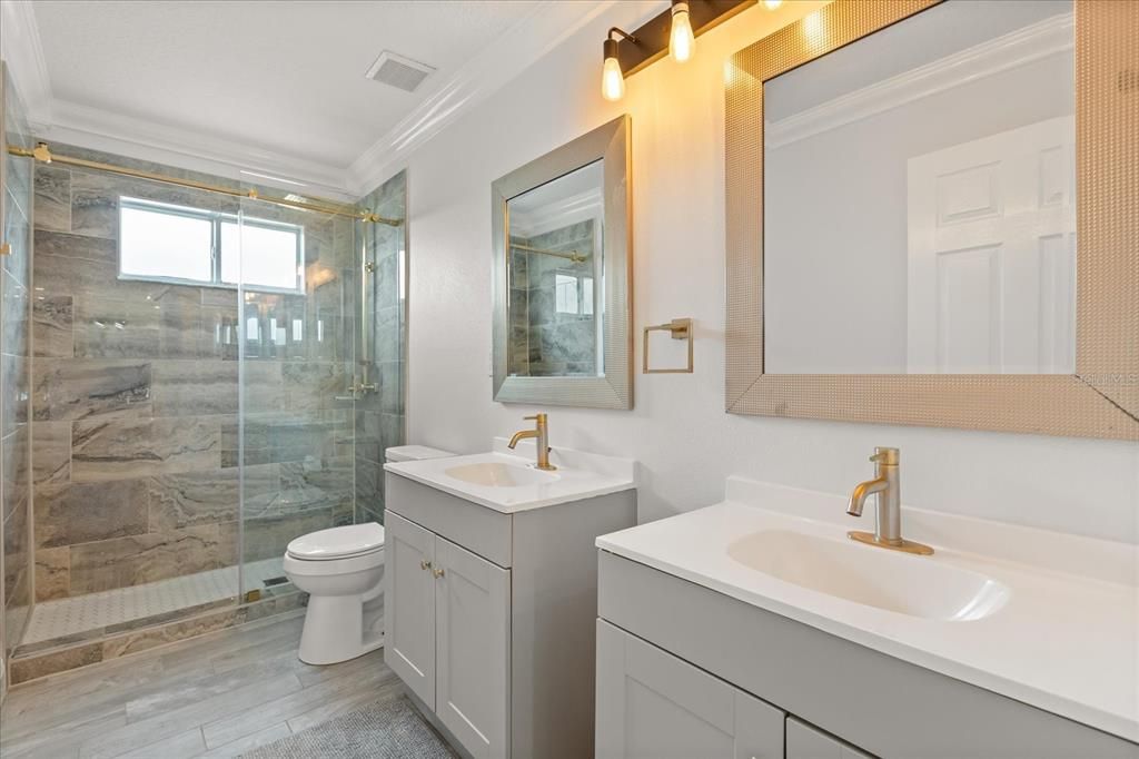 For Sale: $749,900 (6 beds, 4 baths, 3916 Square Feet)