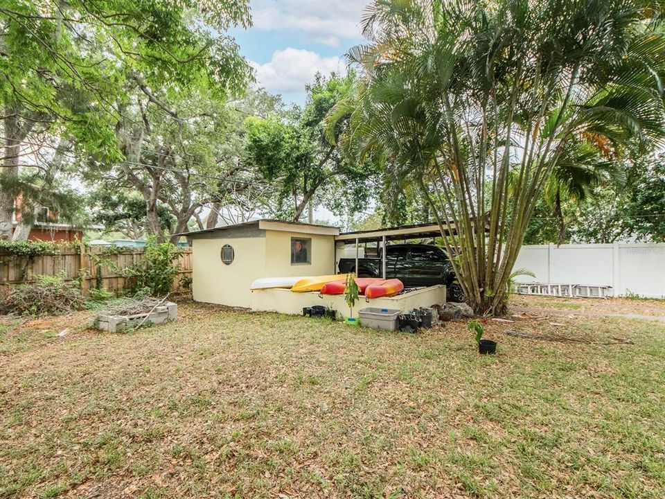 Activo con contrato: $369,900 (2 camas, 1 baños, 1030 Pies cuadrados)