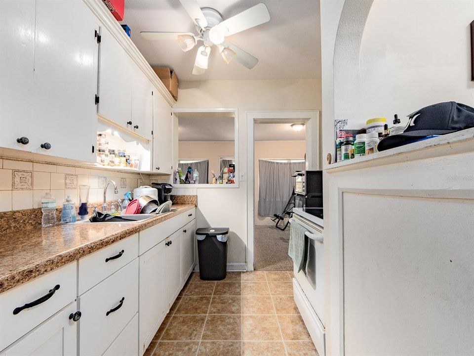 Activo con contrato: $369,900 (2 camas, 1 baños, 1030 Pies cuadrados)