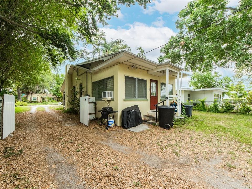 Activo con contrato: $369,900 (2 camas, 1 baños, 1030 Pies cuadrados)
