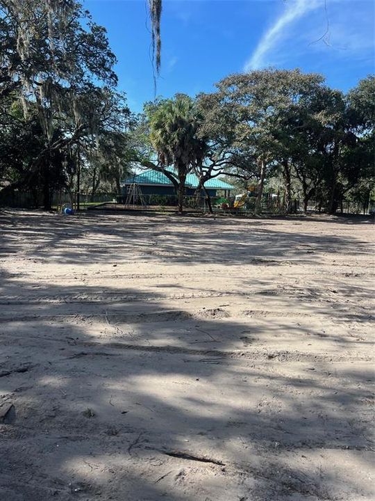 На продажу: $750,000 (0.45 acres)