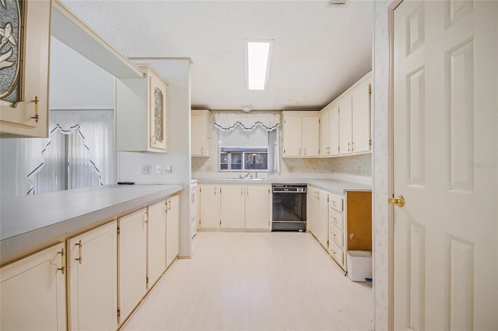 En Venta: $129,999 (2 camas, 2 baños, 1358 Pies cuadrados)