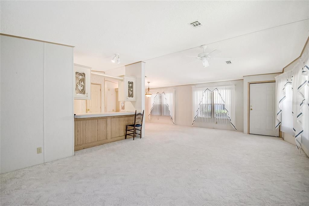 En Venta: $129,999 (2 camas, 2 baños, 1358 Pies cuadrados)