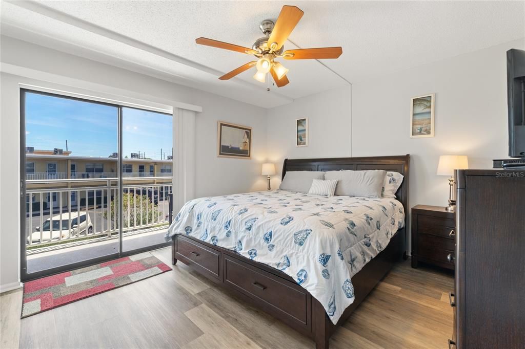 For Rent: $2,200 (1 beds, 1 baths, 615 Square Feet)