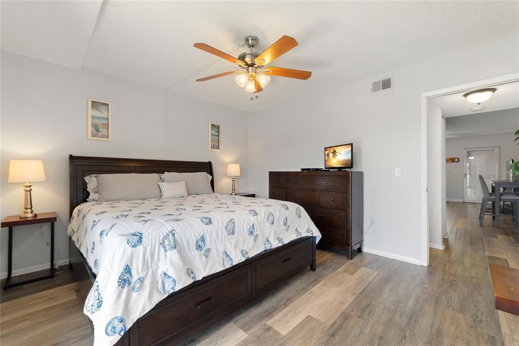For Rent: $2,200 (1 beds, 1 baths, 615 Square Feet)