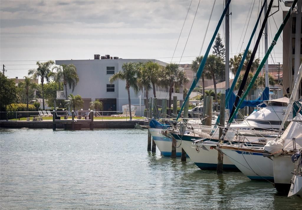 For Rent: $2,200 (1 beds, 1 baths, 615 Square Feet)