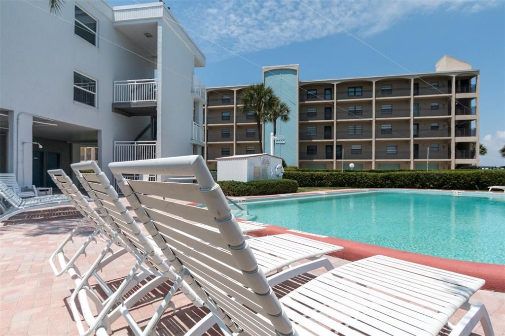 For Rent: $2,200 (1 beds, 1 baths, 615 Square Feet)