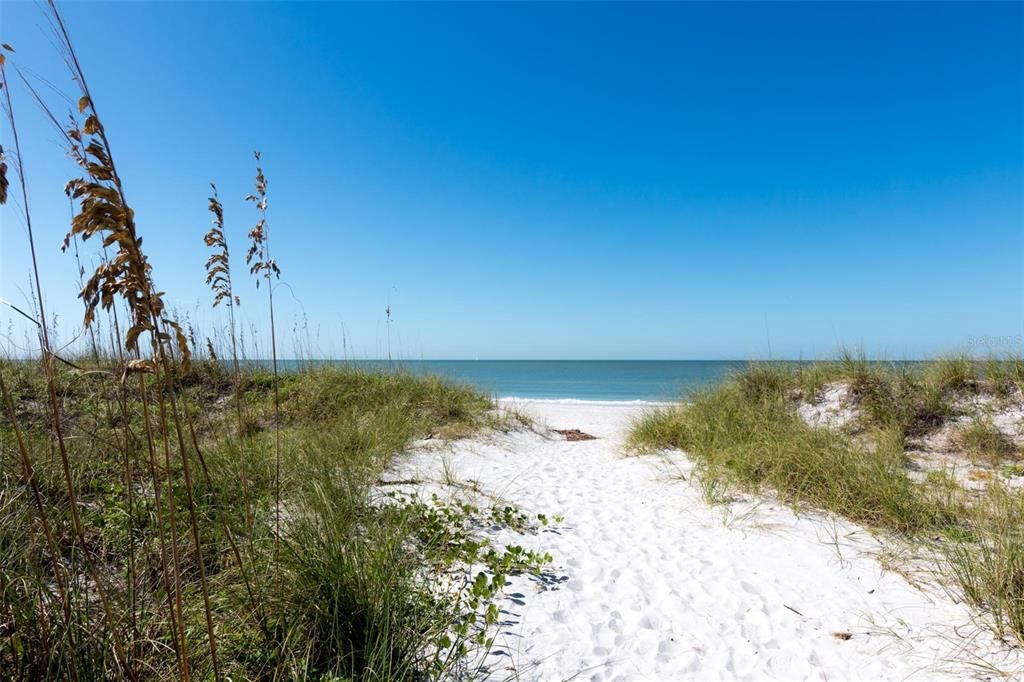 For Rent: $2,200 (1 beds, 1 baths, 615 Square Feet)