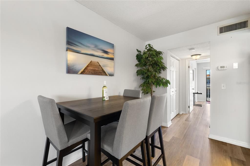 For Rent: $2,200 (1 beds, 1 baths, 615 Square Feet)