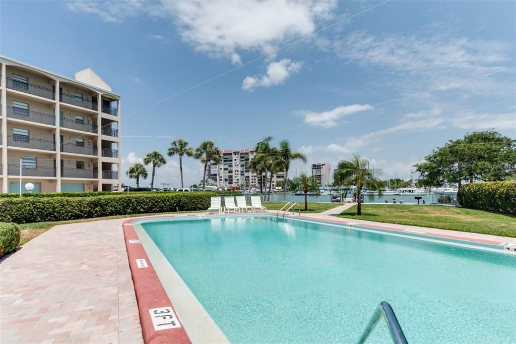 For Rent: $2,200 (1 beds, 1 baths, 615 Square Feet)