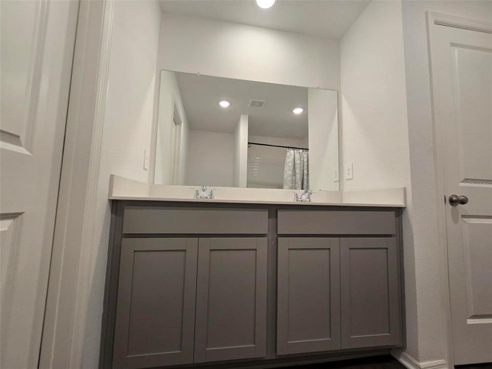 В аренду: $2,649 (5 спален, 2 ванн, 2489 Квадратных фут)