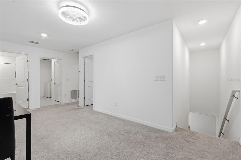 На продажу: $369,900 (4 спален, 2 ванн, 2466 Квадратных фут)