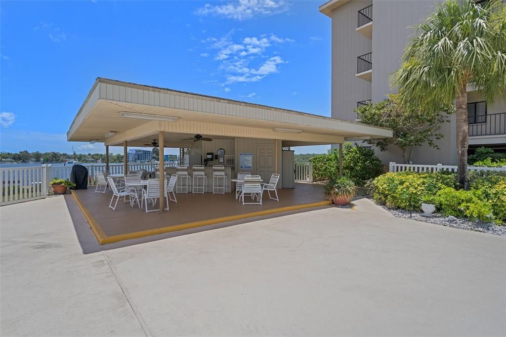 For Sale: $195,000 (2 beds, 2 baths, 1025 Square Feet)