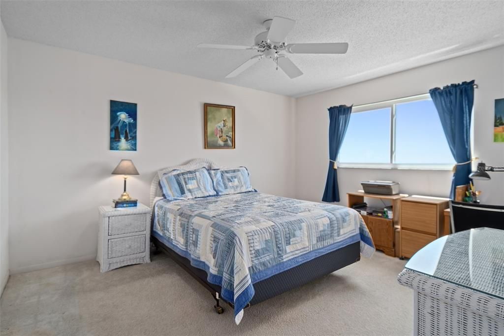 For Sale: $195,000 (2 beds, 2 baths, 1025 Square Feet)