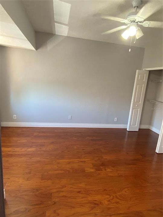 Activo con contrato: $3,900 (3 camas, 3 baños, 2323 Pies cuadrados)