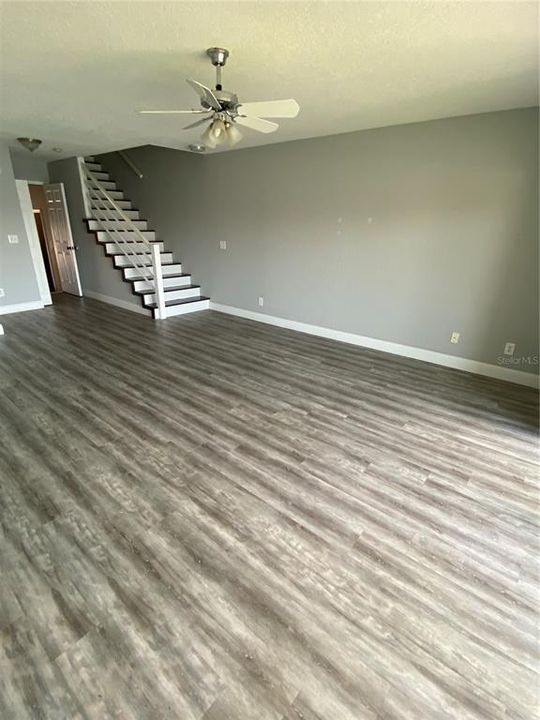 Activo con contrato: $3,900 (3 camas, 3 baños, 2323 Pies cuadrados)