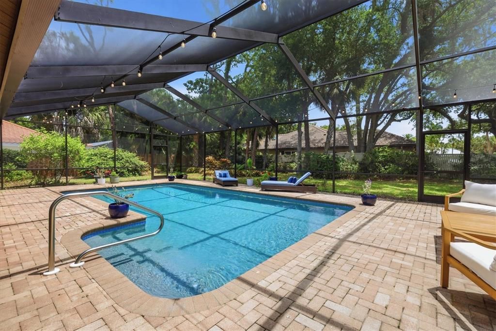 Activo con contrato: $1,599,500 (4 camas, 3 baños, 3103 Pies cuadrados)
