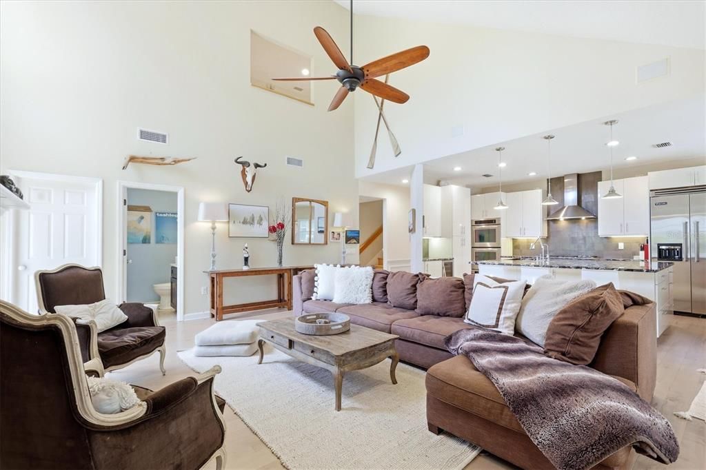 Activo con contrato: $1,599,500 (4 camas, 3 baños, 3103 Pies cuadrados)