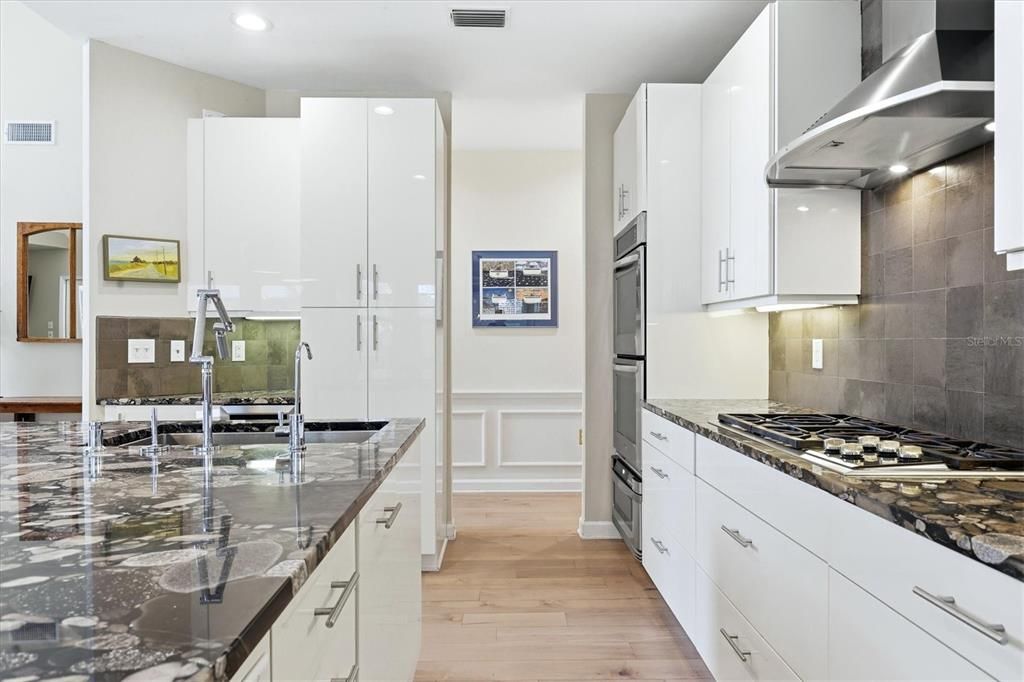 Activo con contrato: $1,599,500 (4 camas, 3 baños, 3103 Pies cuadrados)