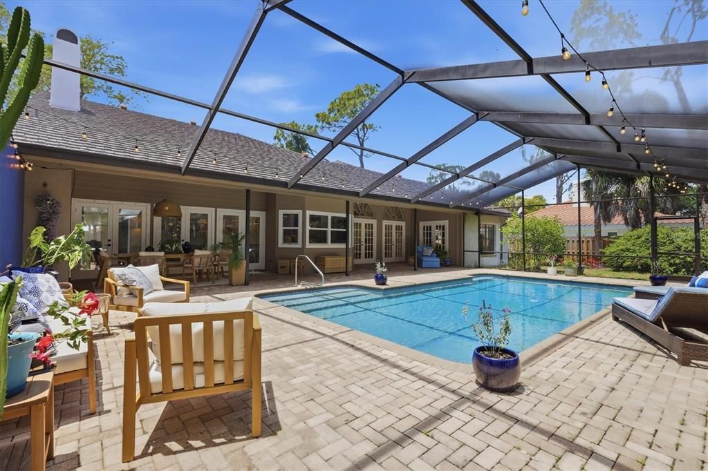 Activo con contrato: $1,599,500 (4 camas, 3 baños, 3103 Pies cuadrados)